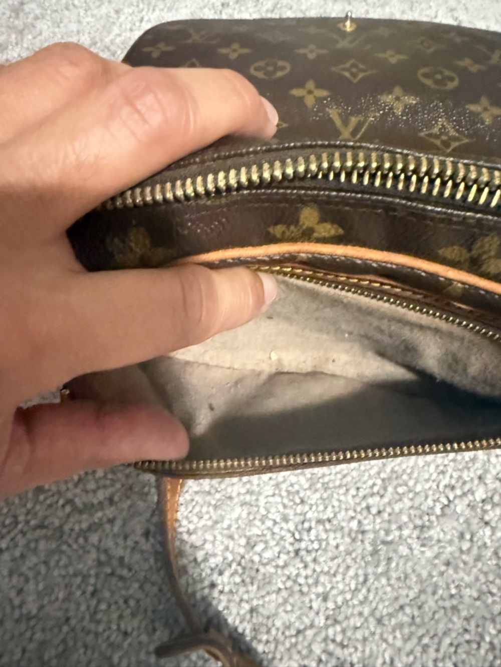 Louis Vuitton Brown Monogram Crossbody Bag St Germaine - Picture 3 of 7